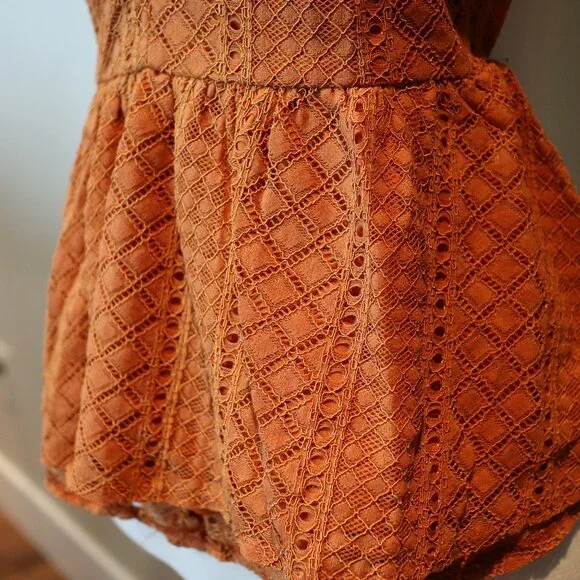 Embroidered Laced Blouse - Picture 5 of 8